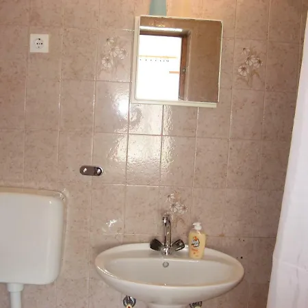 Apartments&rooms Milka Starigrad Paklenica