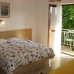 Apartments&rooms Milka شقة ستاريغغاد باكلينتسا