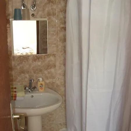 Apartments&rooms Milka * Starigrad Paklenica