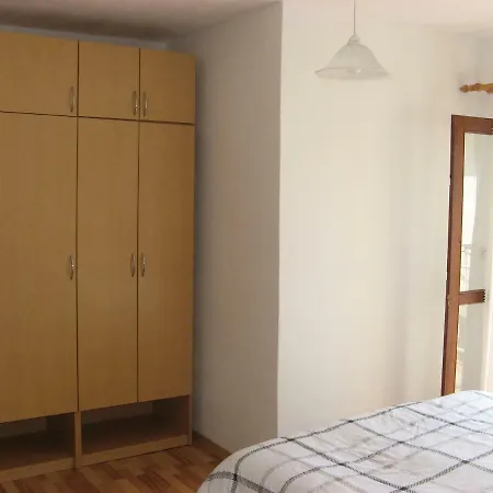 Milka Apartmán Starigrad Paklenica