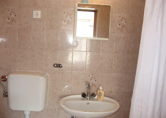 Apartments&rooms Milka Starigrad Paklenica